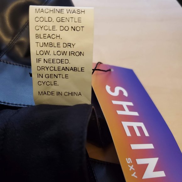 SOLD! - SHEIN SXY Crisscross Buckle Leather Look Halter Black Bra Crop Top - M 6 - Picture 6 of 9